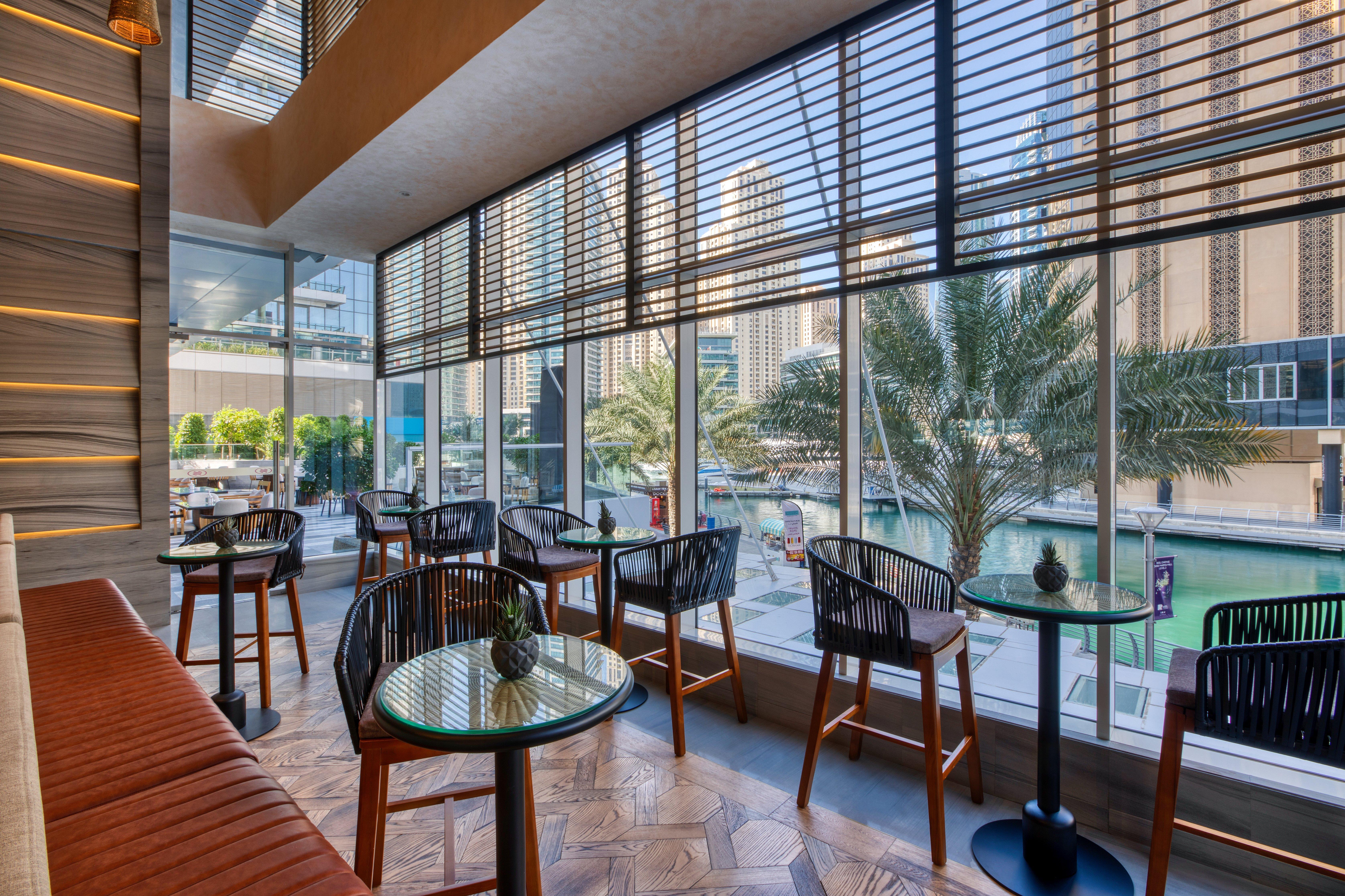 Crowne Plaza Dubai Marina By Ihg Hotel Luaran gambar The View at The Palm
