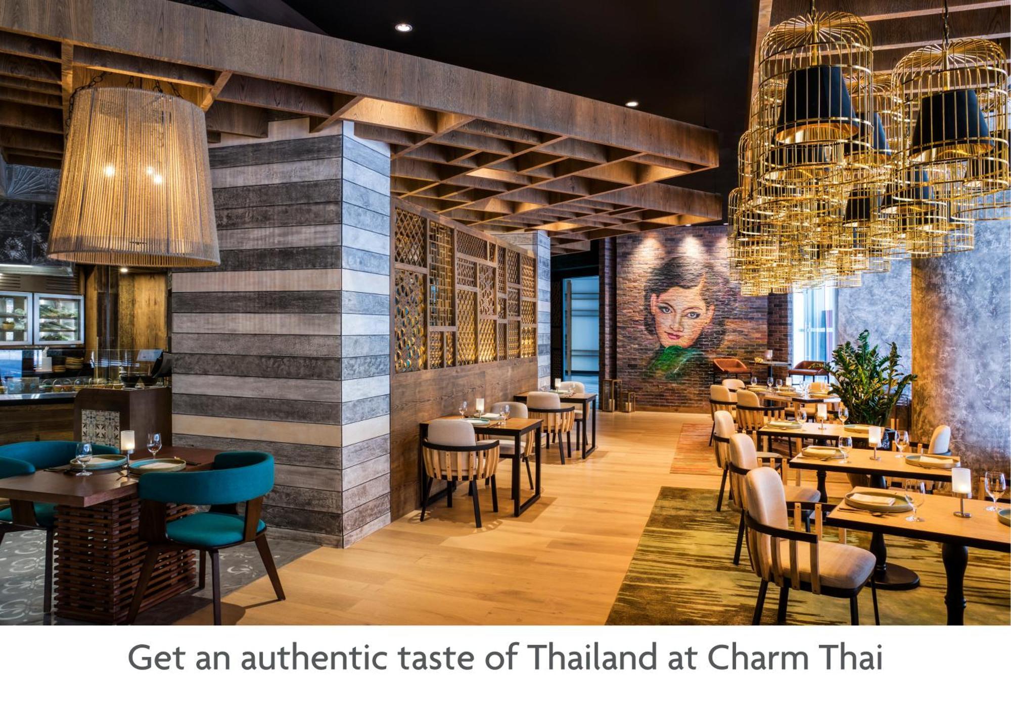 Crowne Plaza Dubai Marina By Ihg Hotel Luaran gambar Charm Thai