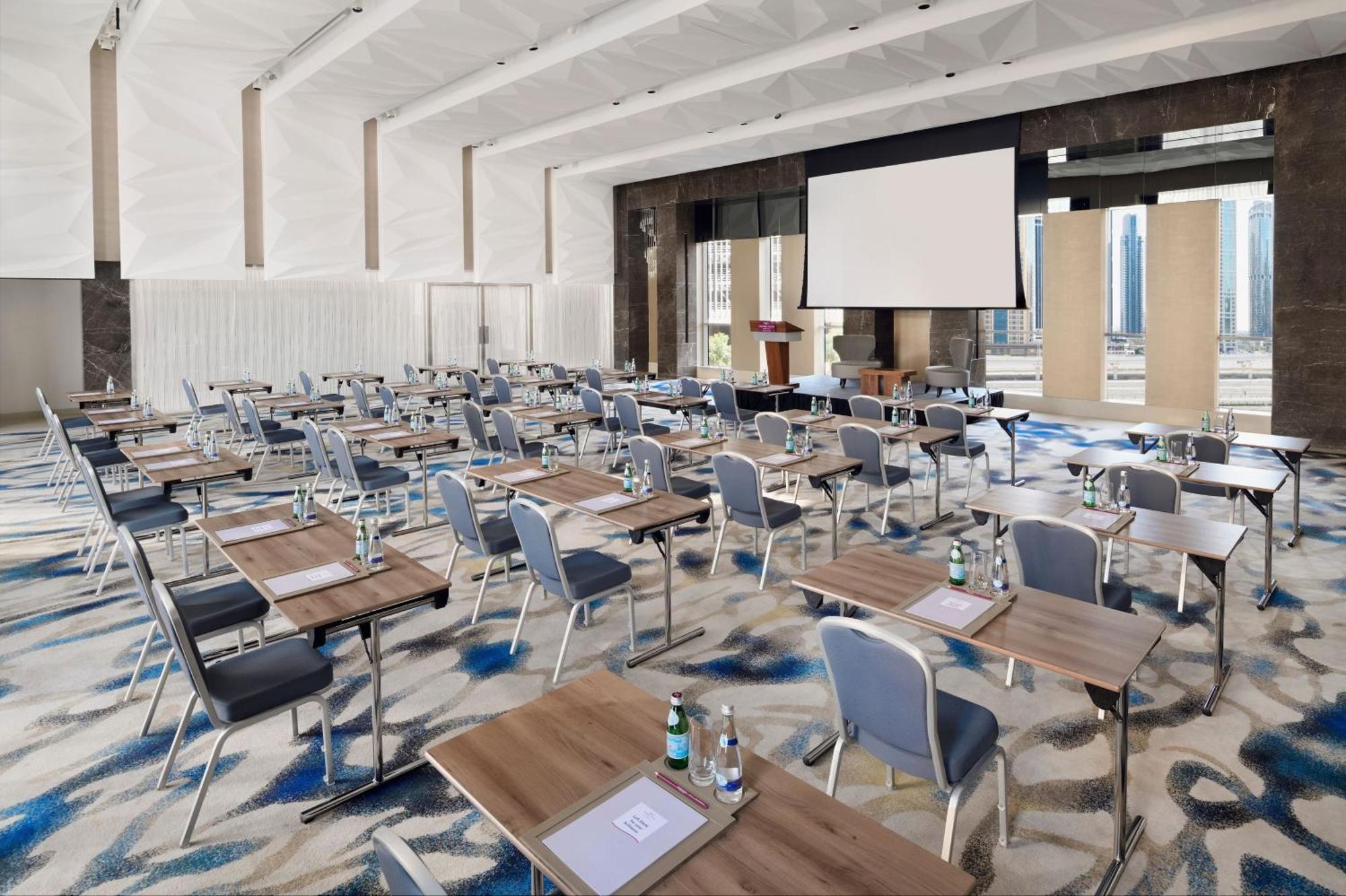 Crowne Plaza Dubai Marina By Ihg Hotel Luaran gambar Meeting room