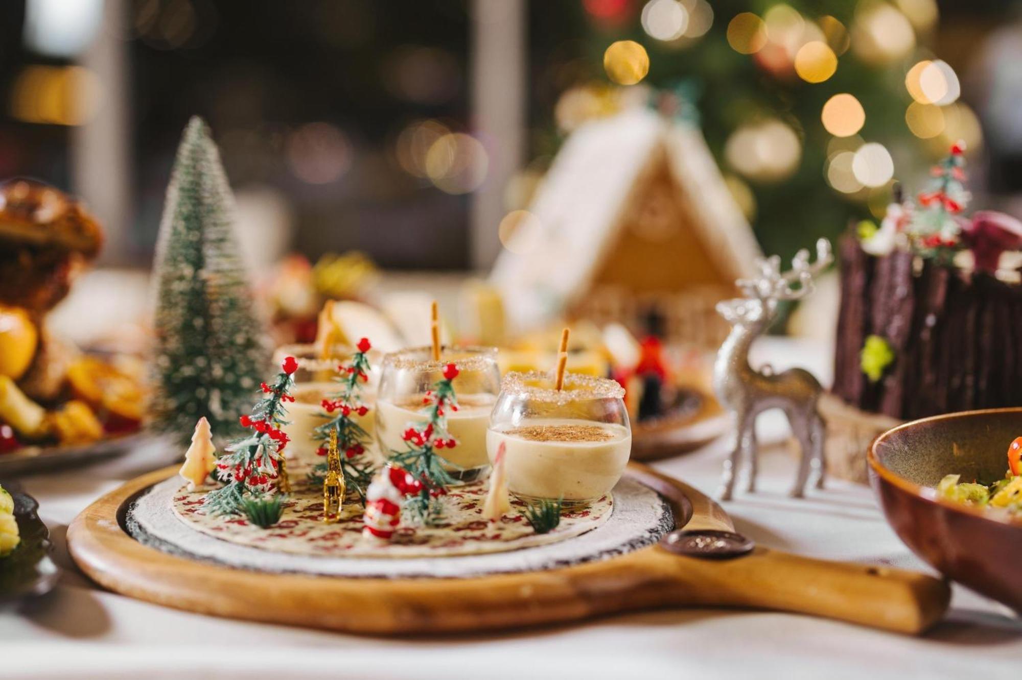 Crowne Plaza Dubai Marina By Ihg Hotel Luaran gambar Christmas tree shots